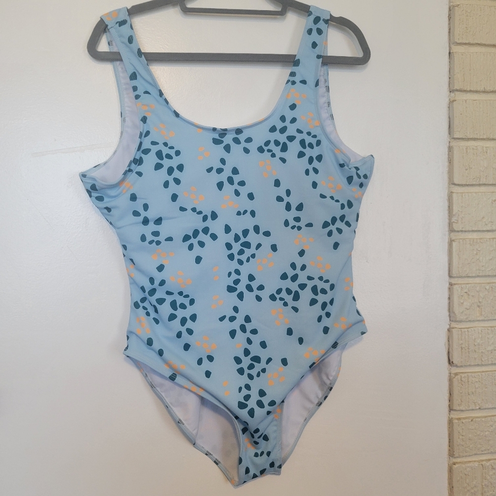 2x Realessentials one piece swimsuit